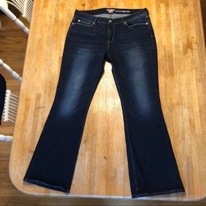 Denizen Mid-Rise Boot Cut Jeans